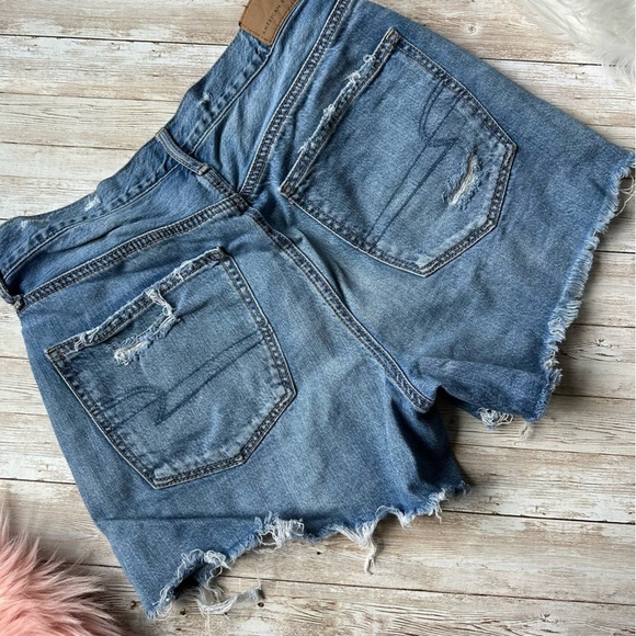 American Eagle 90s Boyfriend Short | Denim Shorts | Distressed | size 4 - Picture 2 of 8